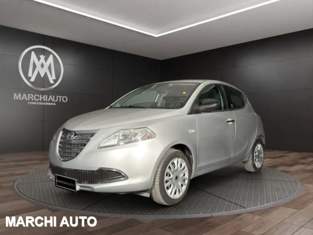 Lancia Ypsilon usata a Perugia