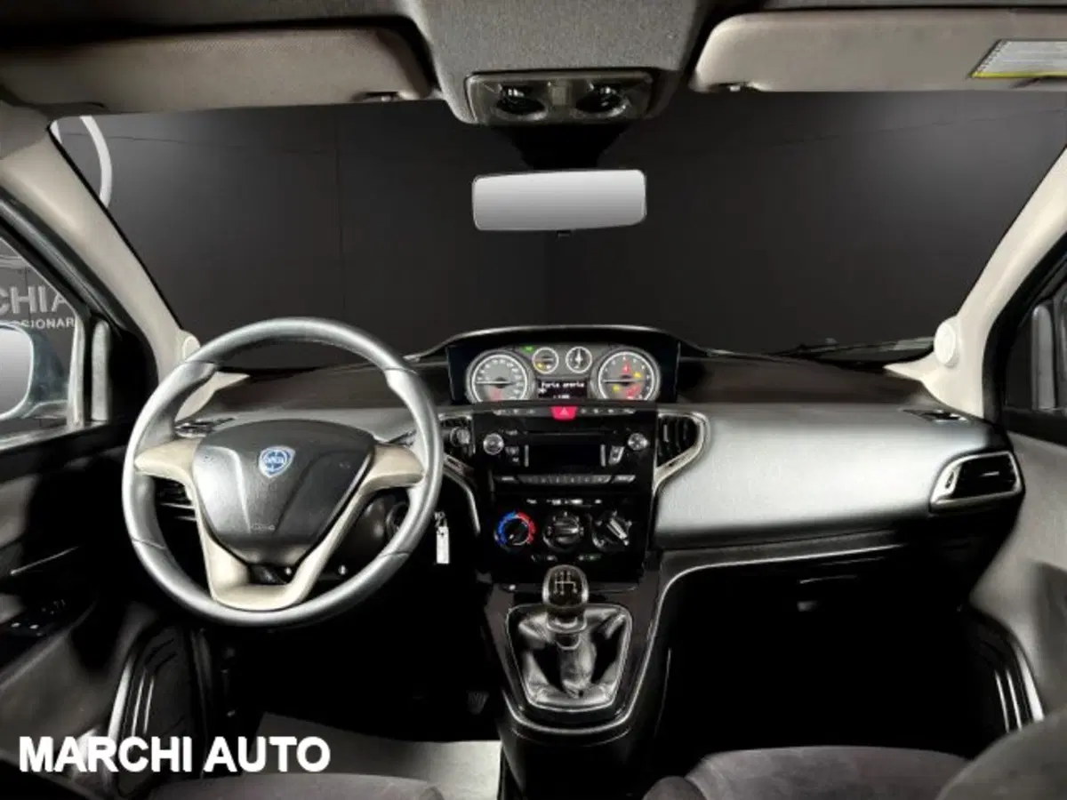 Lancia Ypsilon usata a Perugia (12)