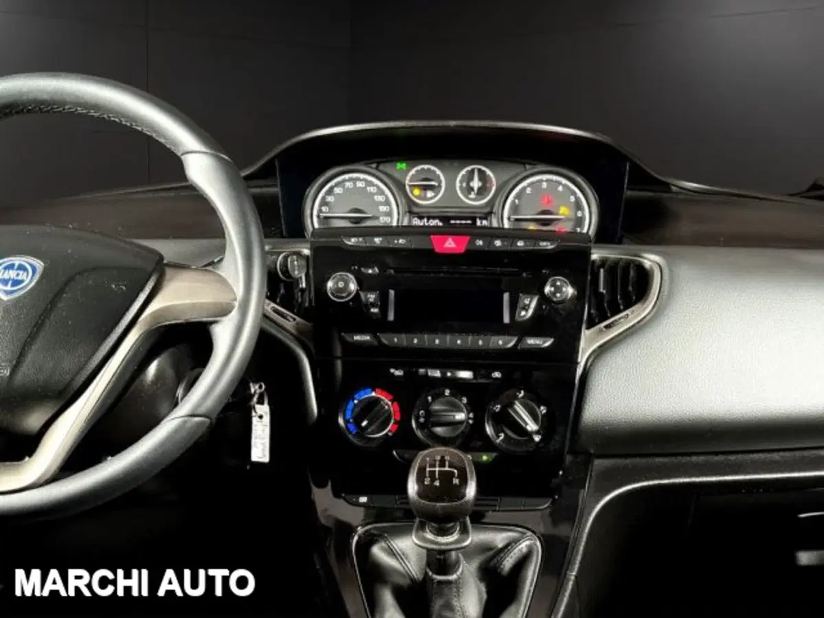 Lancia Ypsilon usata a Perugia (15)