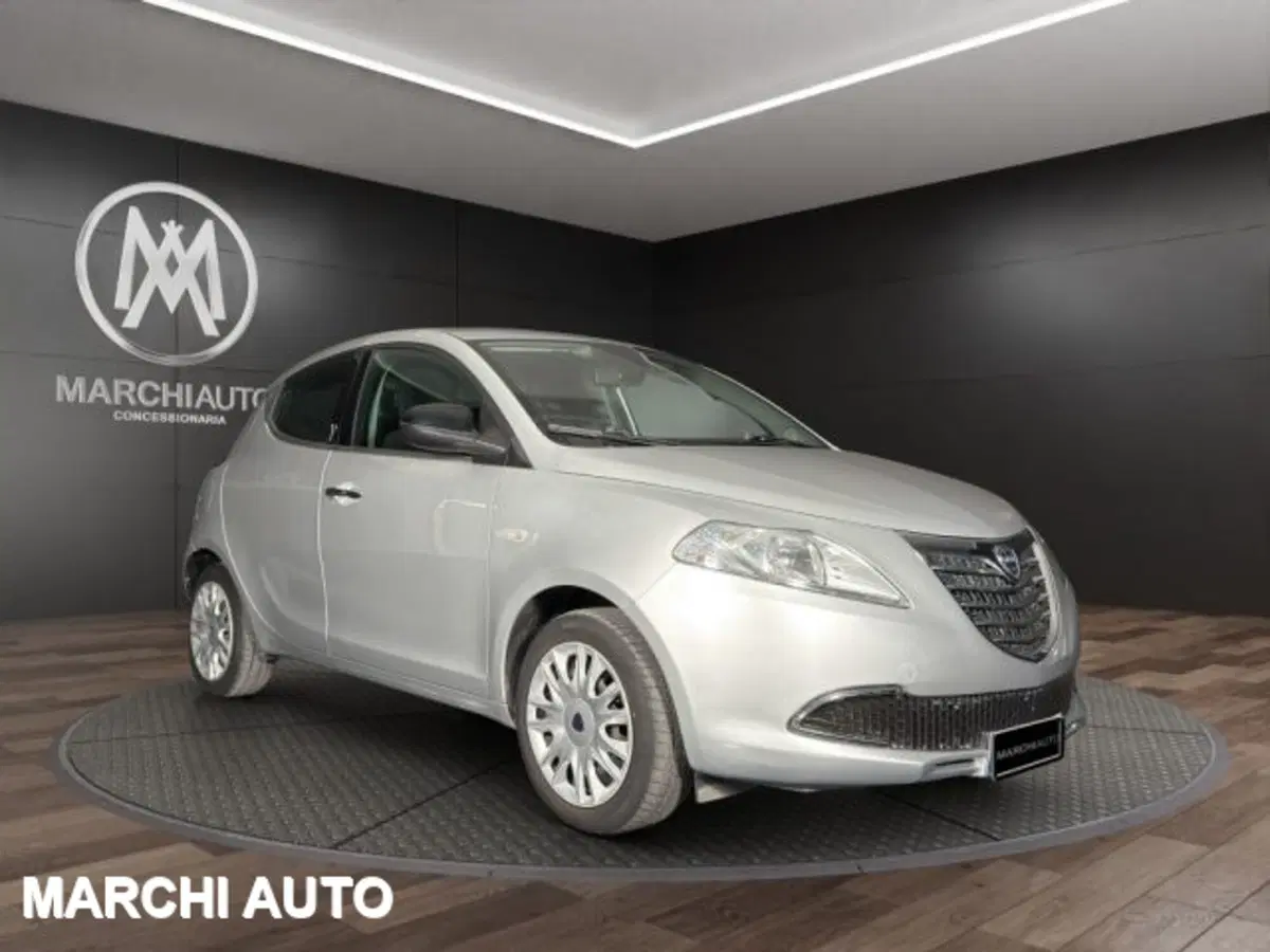 Lancia Ypsilon usata a Perugia (3)