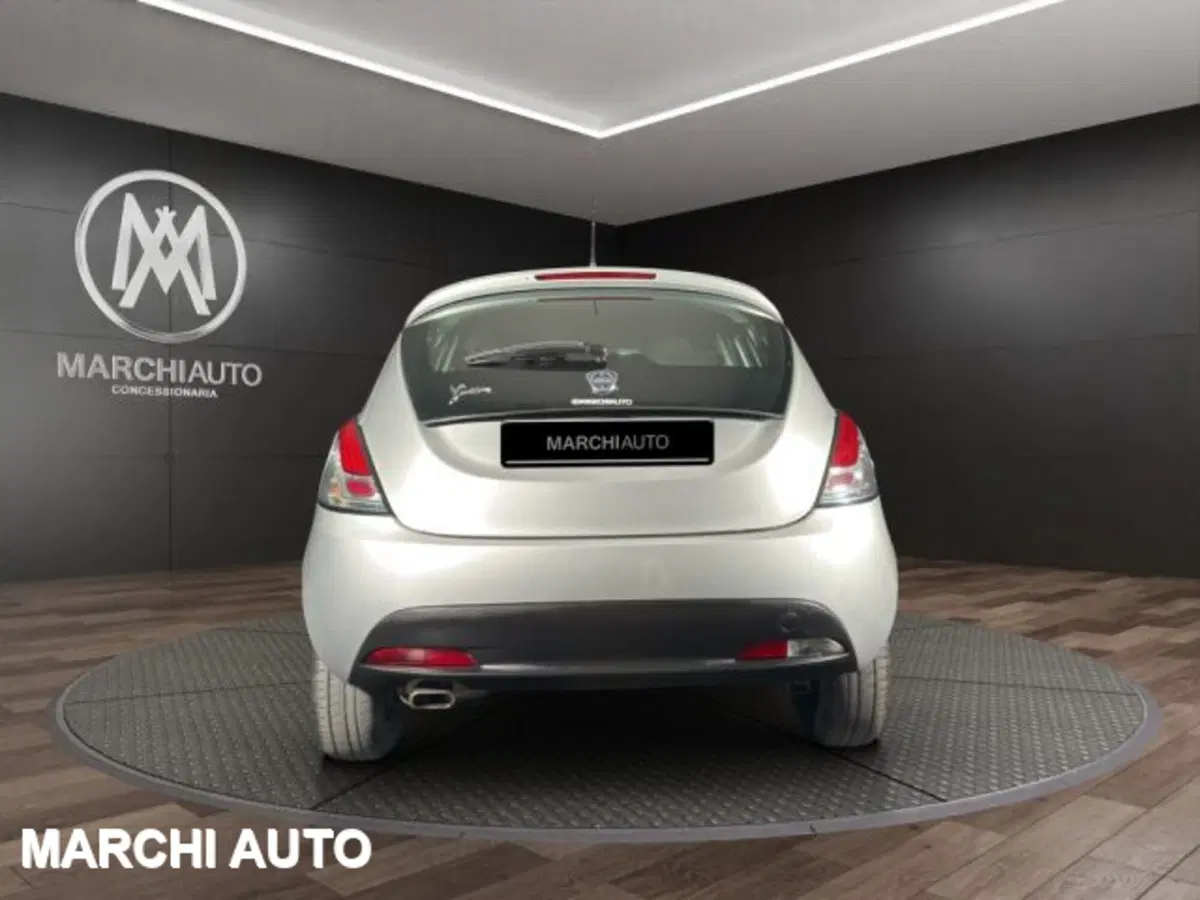 Lancia Ypsilon usata a Perugia (6)