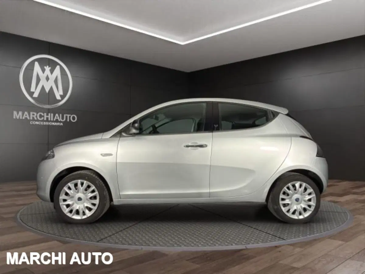 Lancia Ypsilon usata a Perugia (8)