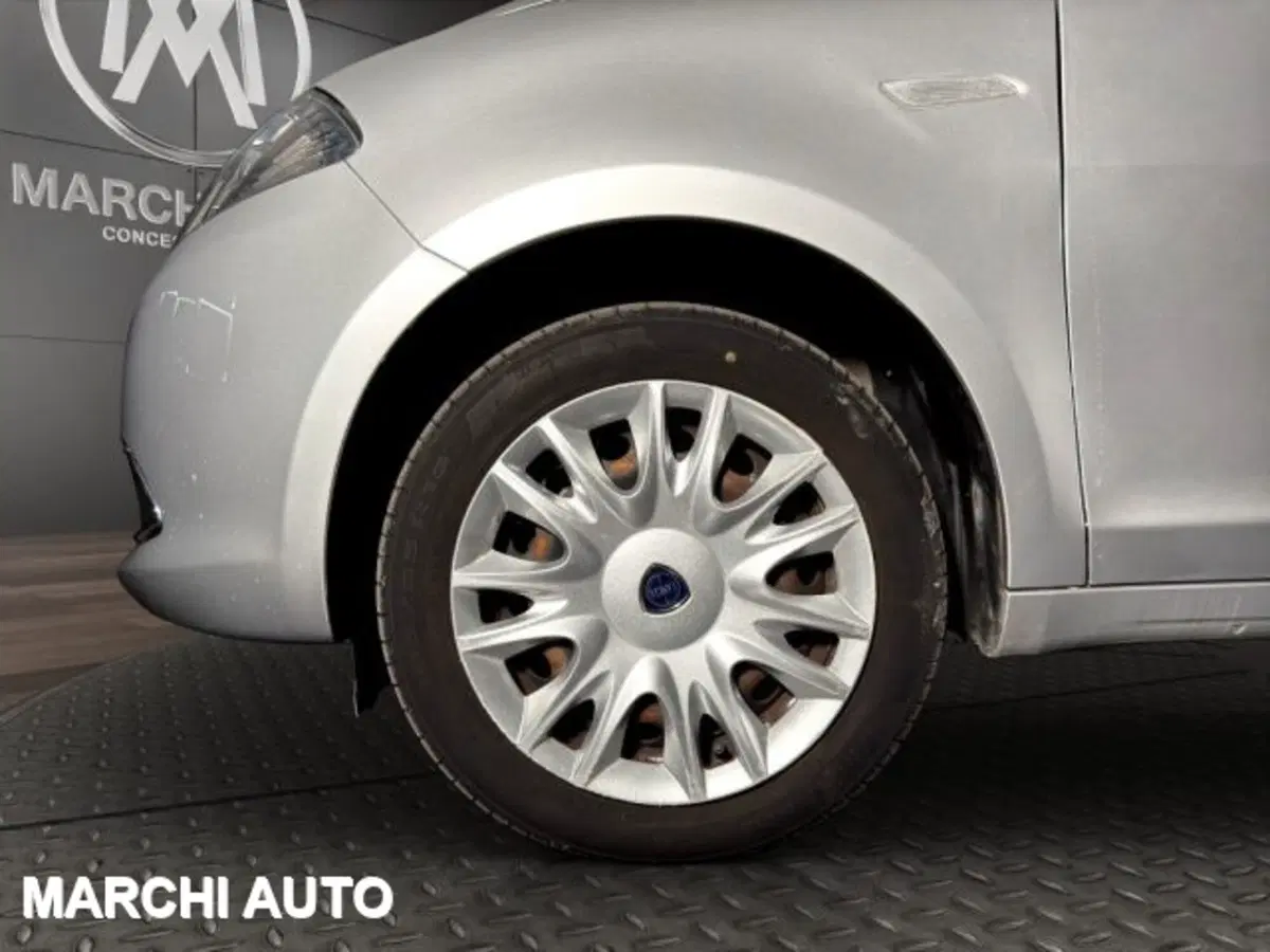 Lancia Ypsilon usata a Perugia (9)