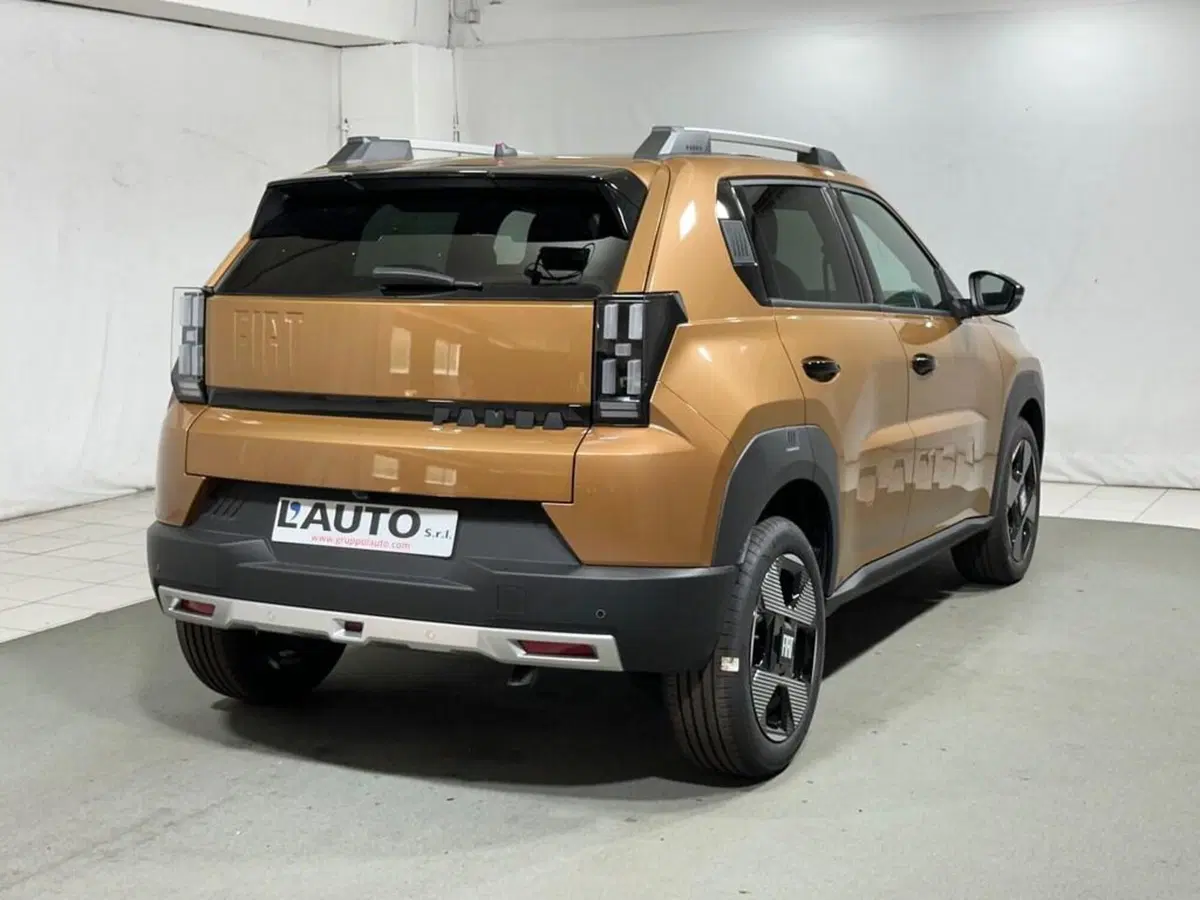 Fiat Grande Panda nuova a Sondrio (5)