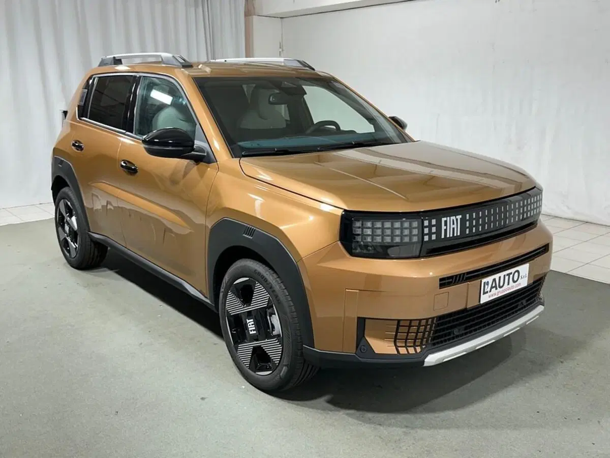 Fiat Grande Panda nuova a Sondrio (7)