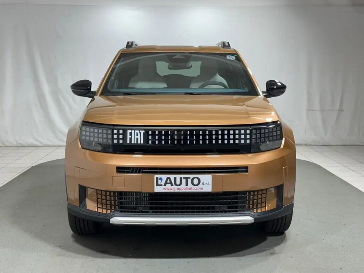 Fiat Grande Panda nuova a Sondrio (8)