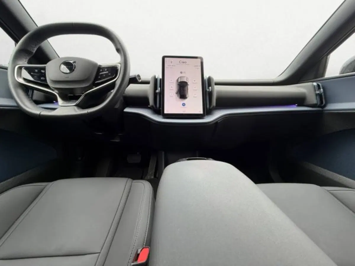 Volvo EX30 usata a Udine (11)