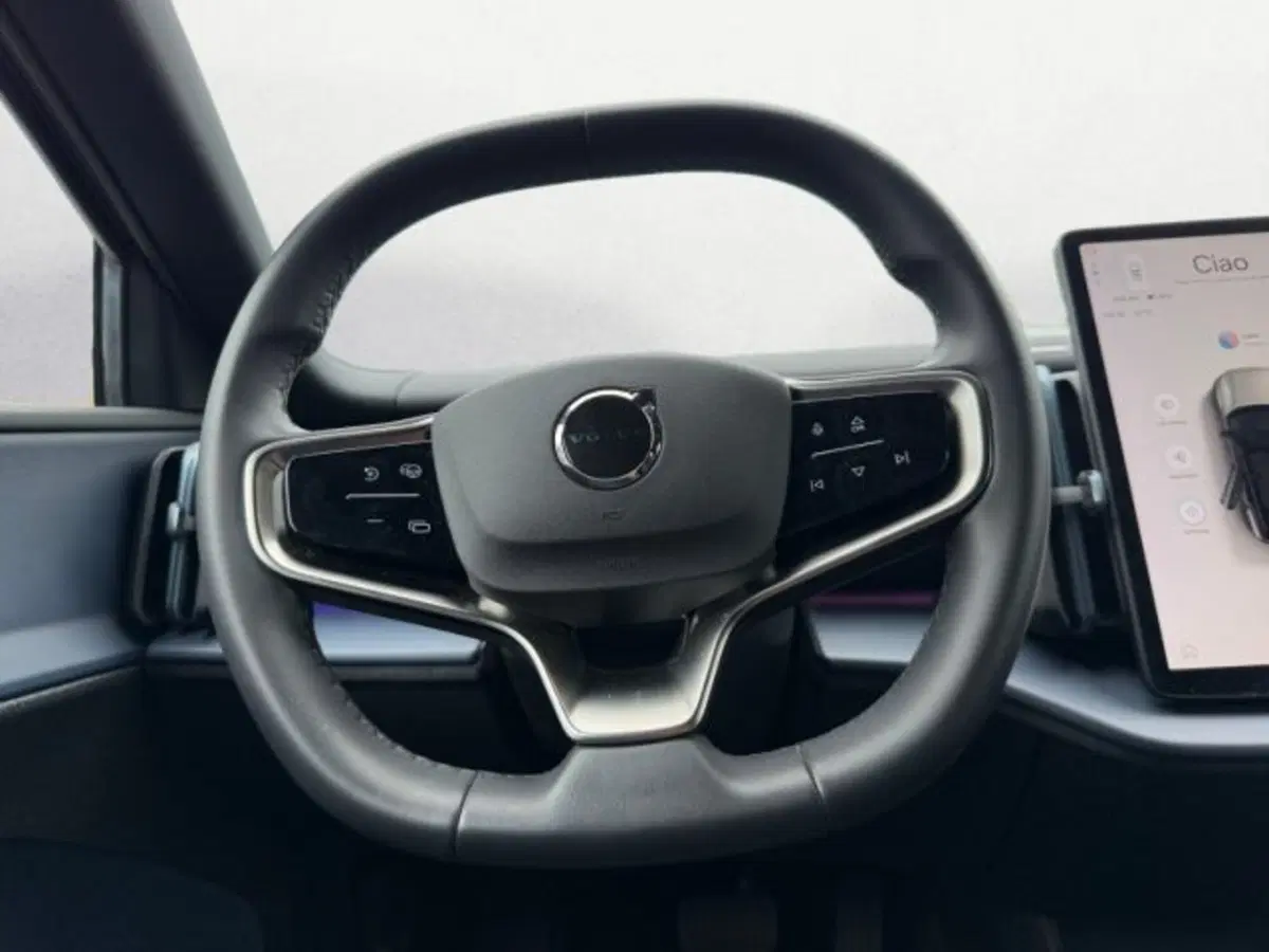 Volvo EX30 usata a Udine (12)