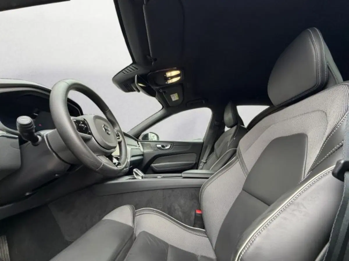 Volvo XC60 usata a Udine (8)
