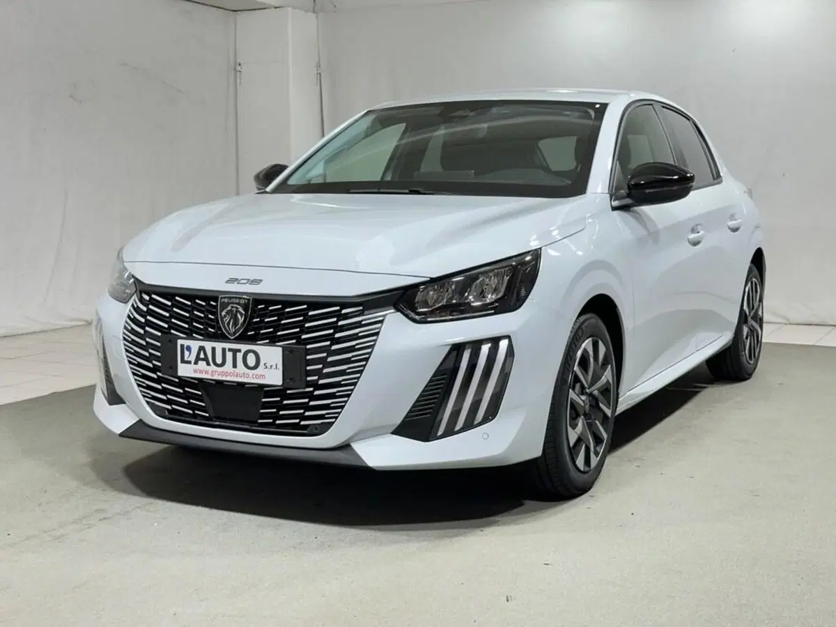 Peugeot 208 nuova a Sondrio