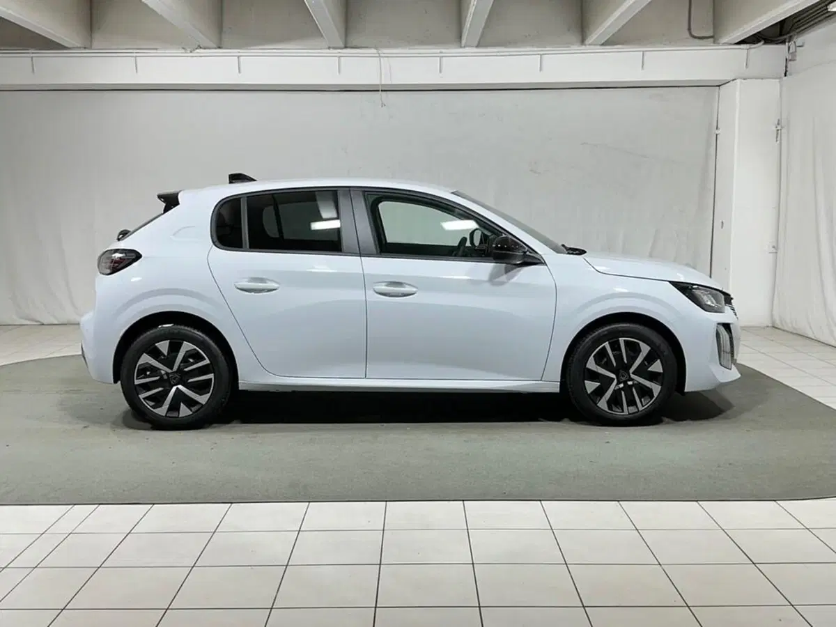 Peugeot 208 nuova a Sondrio (6)