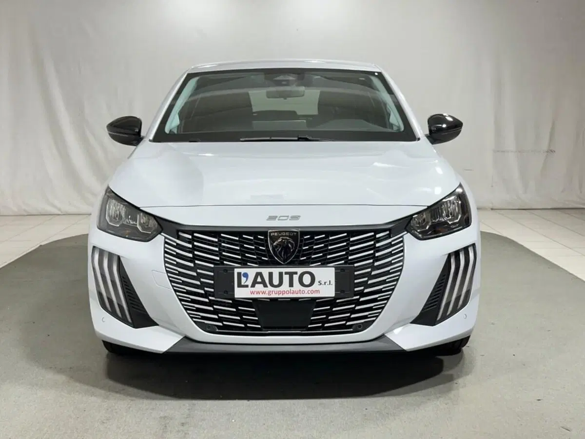 Peugeot 208 nuova a Sondrio (8)