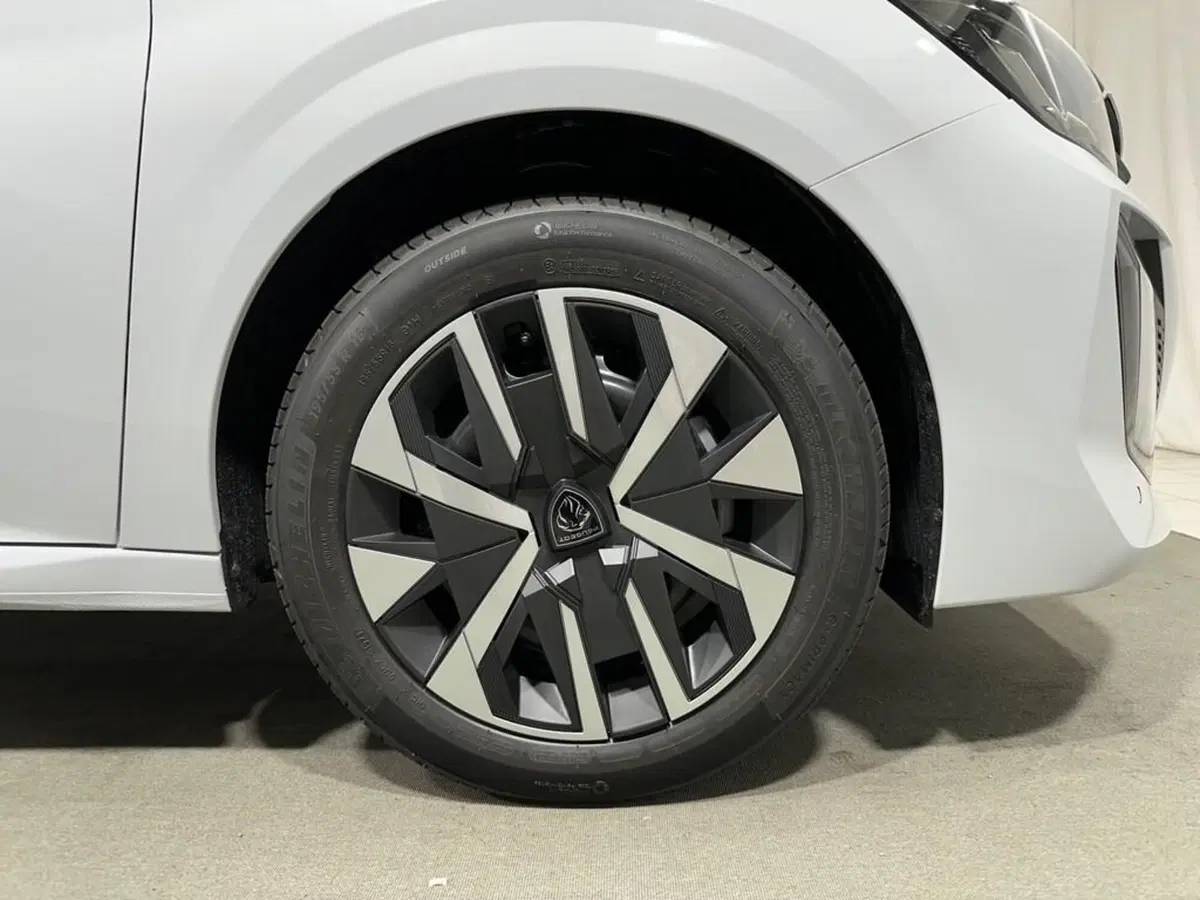 Peugeot 208 nuova a Sondrio (9)