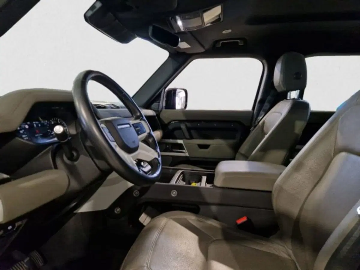 Land Rover Defender usata a Livorno (16)