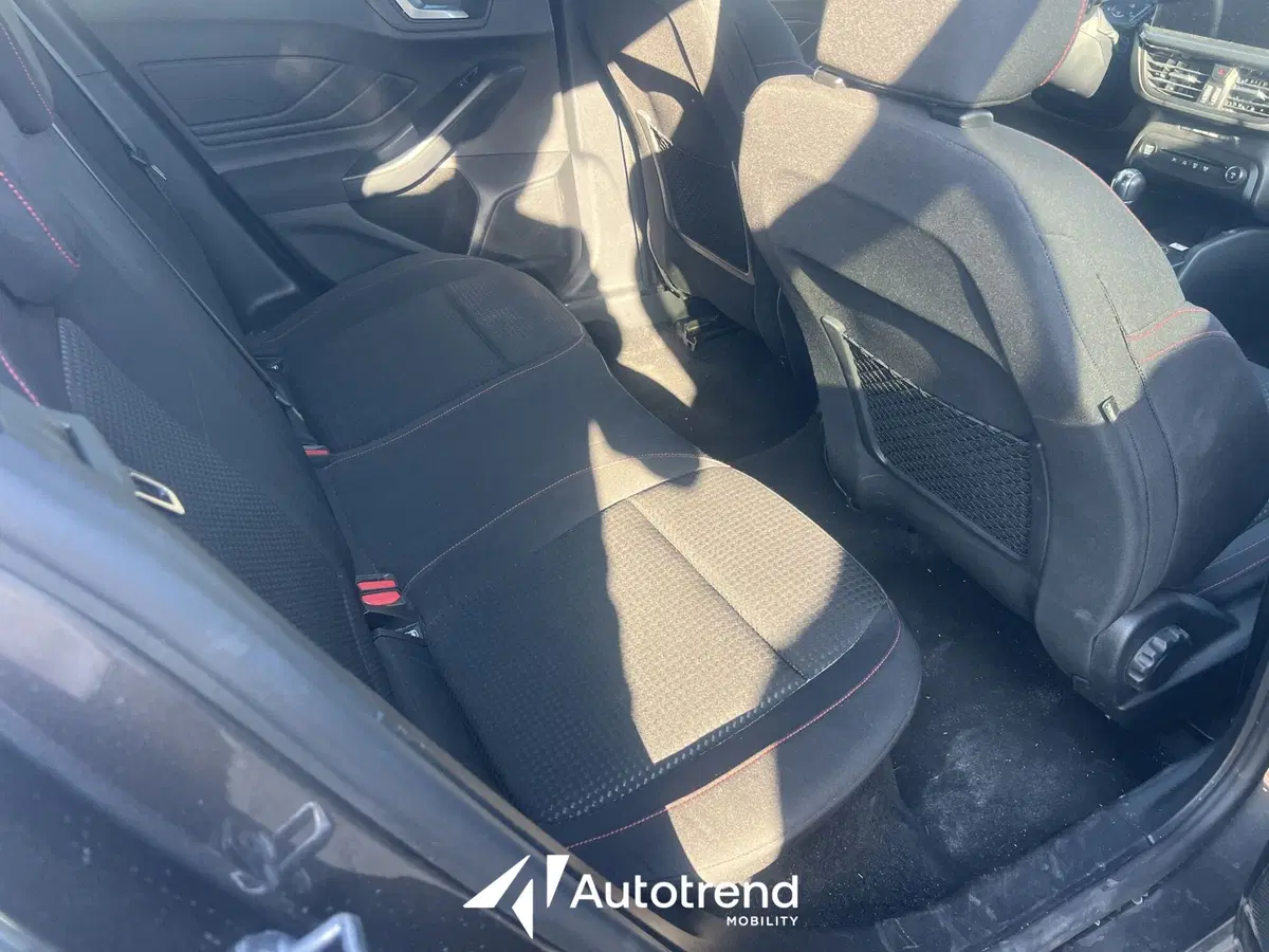 Ford Focus usata a Bari (17)