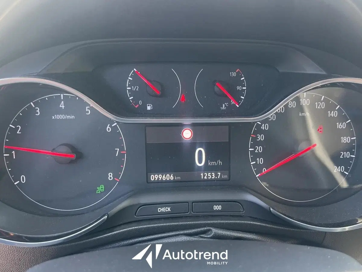 Opel Crossland usata a Bari (5)