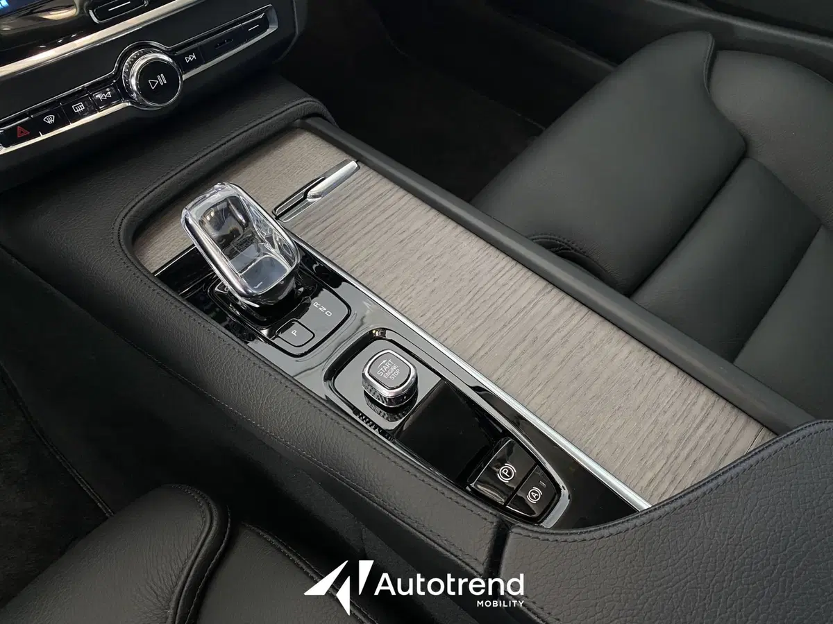 Volvo S90 usata a Bari (14)