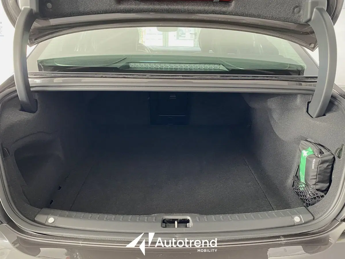 Volvo S90 usata a Bari (18)