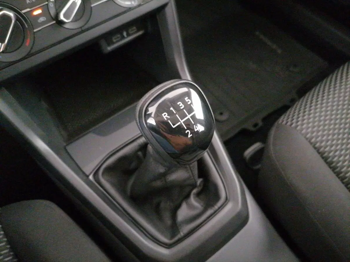 Volkswagen T-Cross usata a Roma (13)