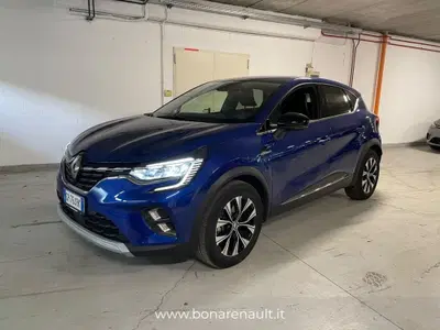 Renault Captur Full Hybrid E-Tech 145 CV Techno del 2023 usata a Lissone
