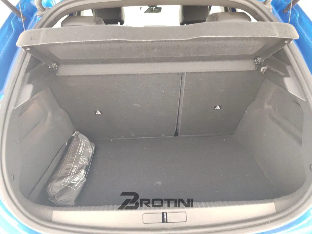 Peugeot 208 usata a La Spezia (15)