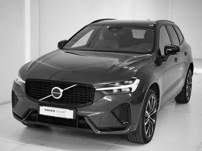 Volvo XC60 B4 automatico Plus Dark del 2022 usata a Prato