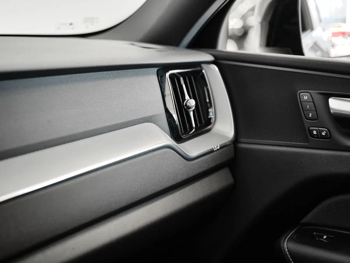 Volvo XC60 usata a Prato (15)