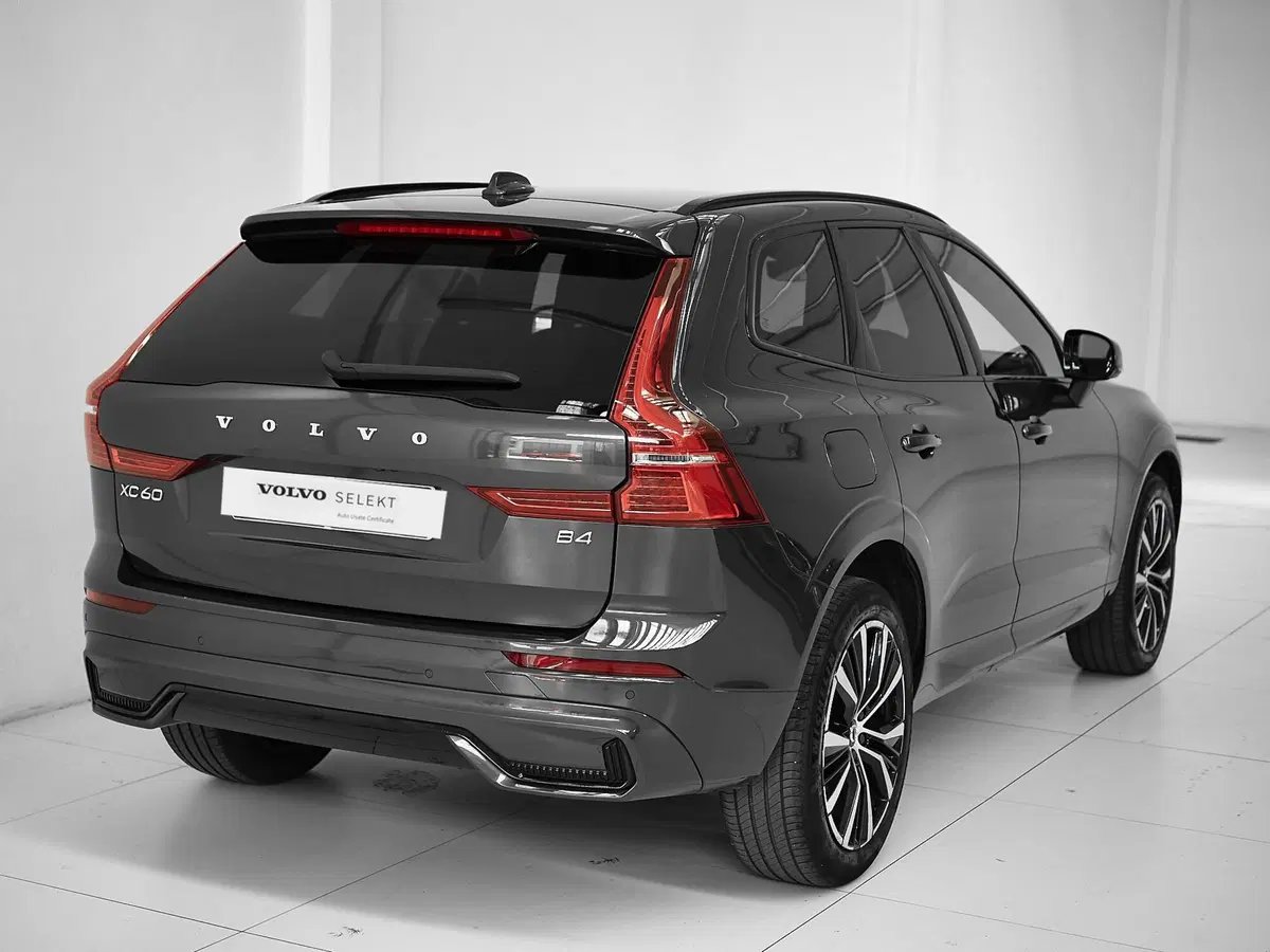 Volvo XC60 usata a Prato (4)