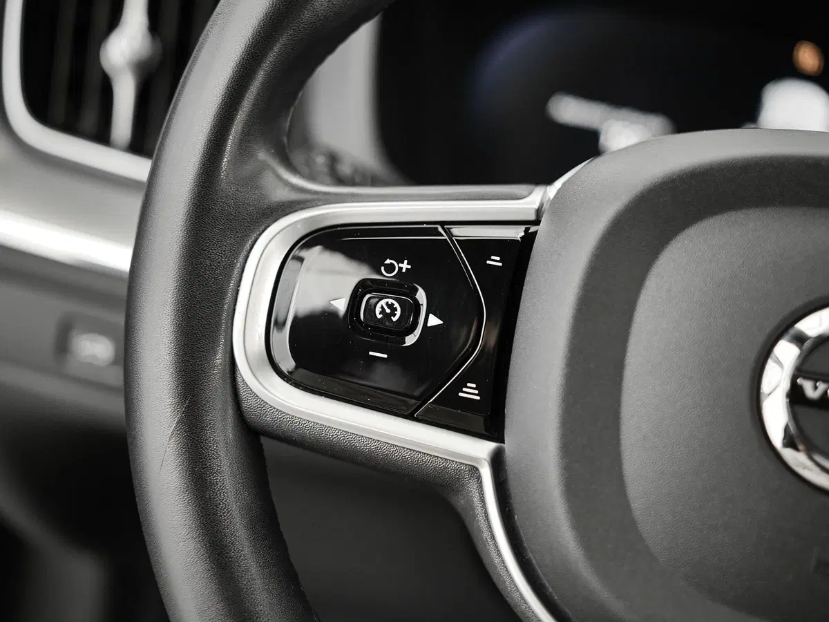 Volvo XC60 usata a Prato (8)