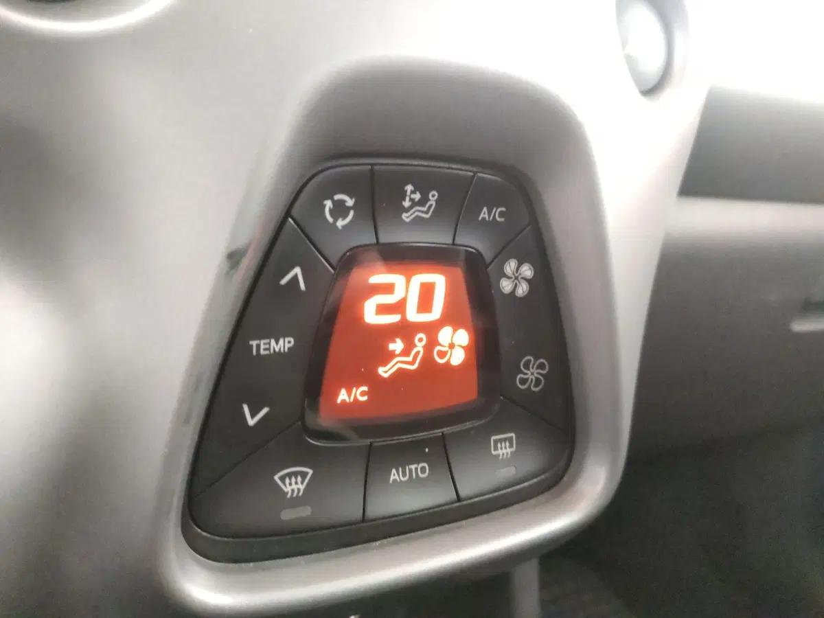 Toyota Aygo X usata a Napoli (14)