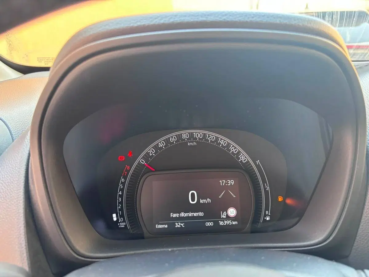 Toyota Aygo X usata a Palermo (12)