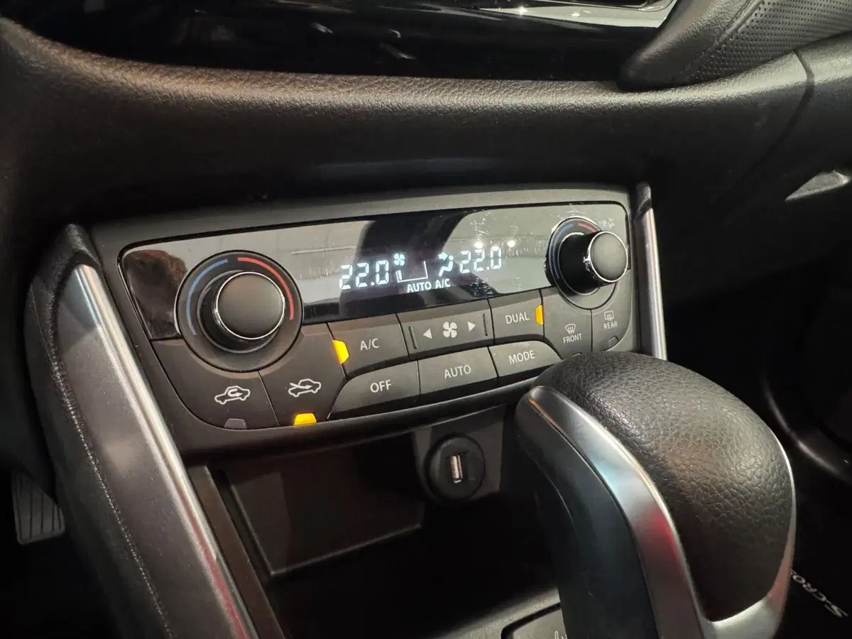 Suzuki S-Cross usata a Varese (19)