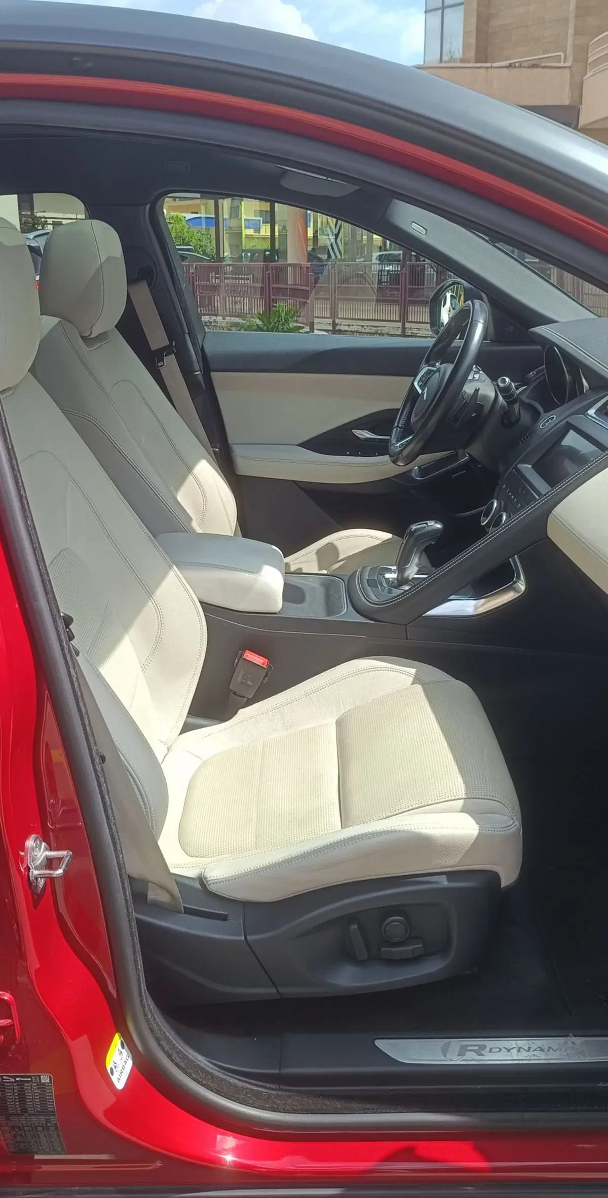 Jaguar E-Pace usata a Frosinone (13)