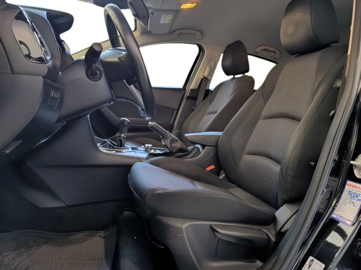 Mazda Mazda3 usata a Udine (8)
