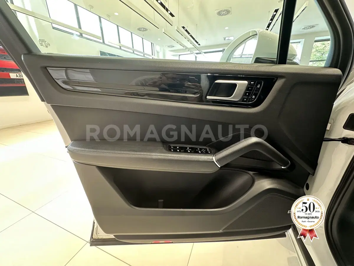 Porsche Cayenne usata a Forlì-Cesena (15)