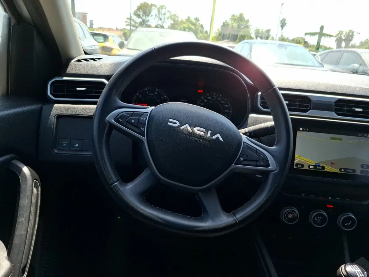 Dacia Duster usata a Latina (13)