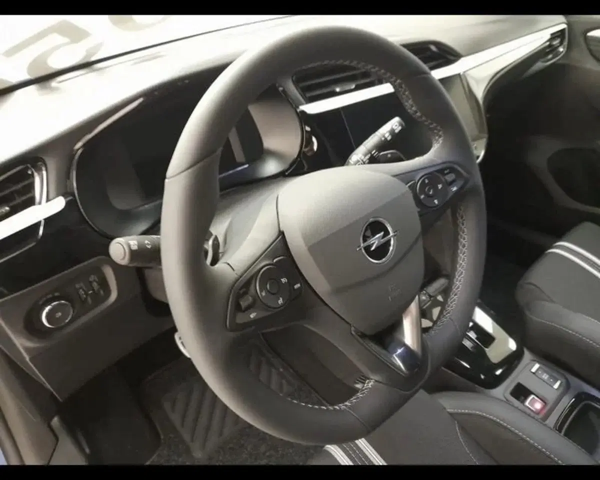 Opel Corsa nuova a Imperia (10)