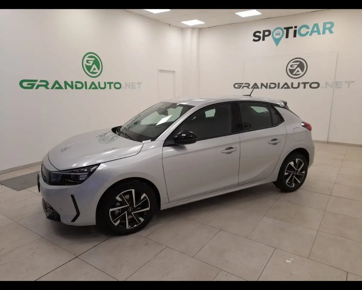 Opel Corsa nuova a Imperia (3)