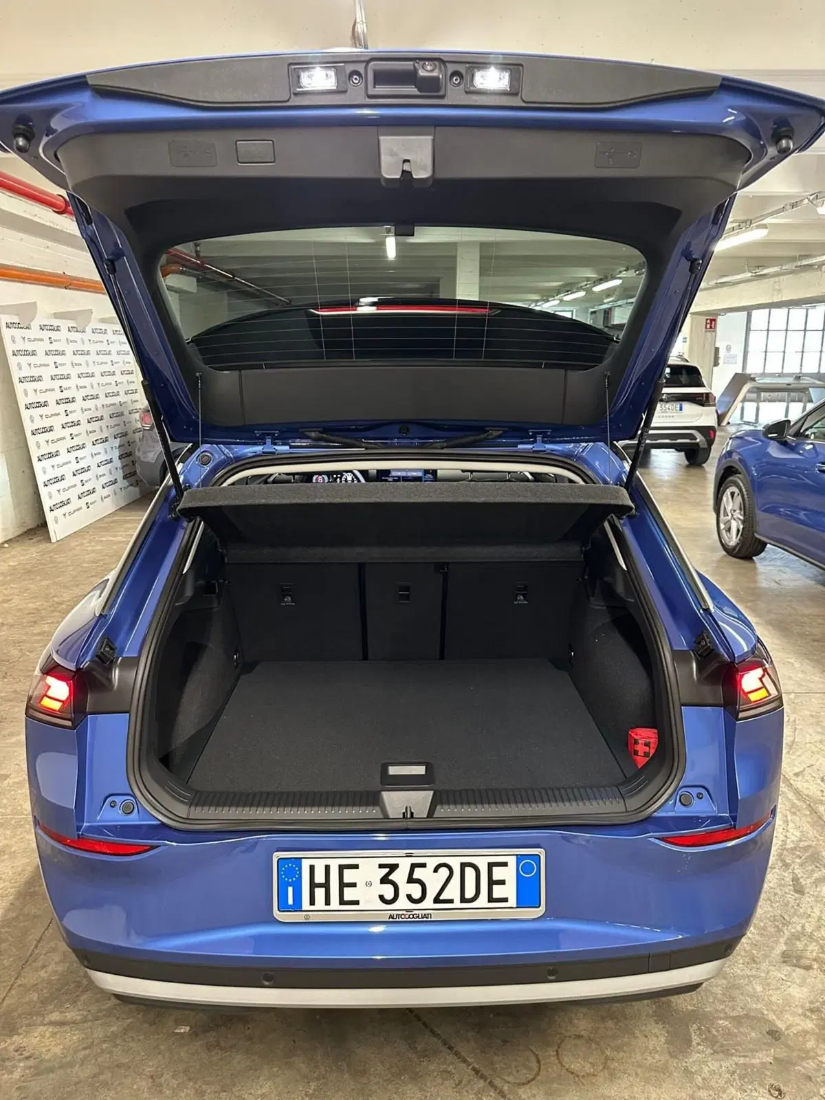 Volkswagen T-Roc nuova a Lecco (13)