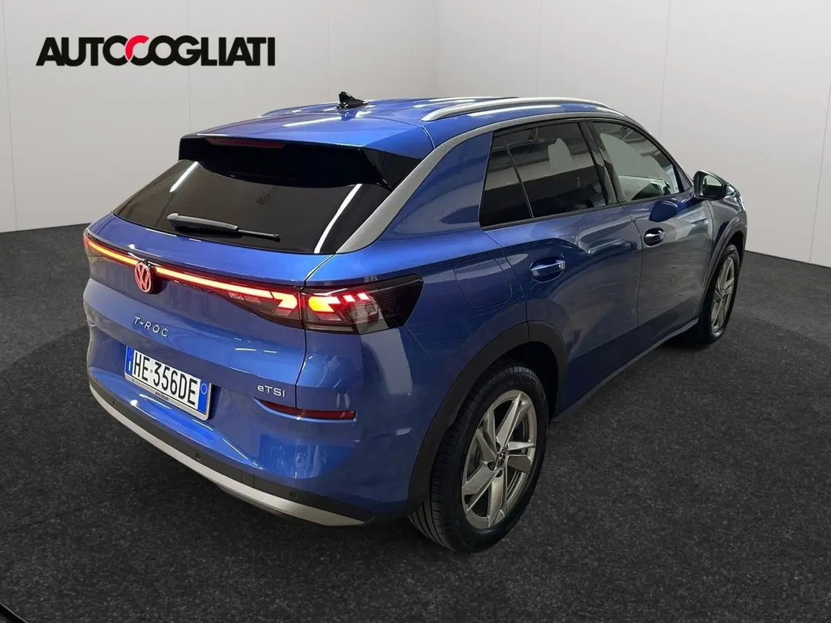 Volkswagen T-Roc nuova a Lecco (5)