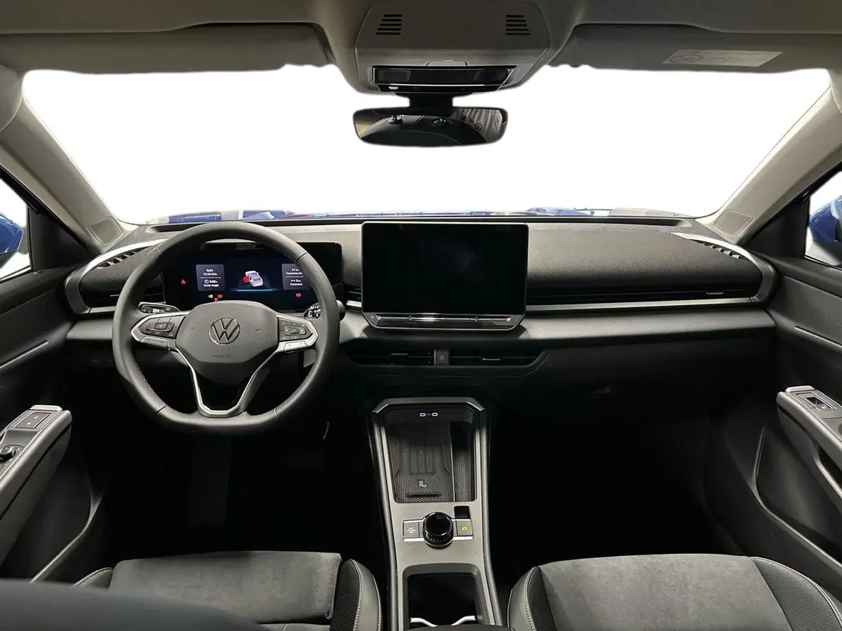 Volkswagen T-Roc nuova a Lecco (7)