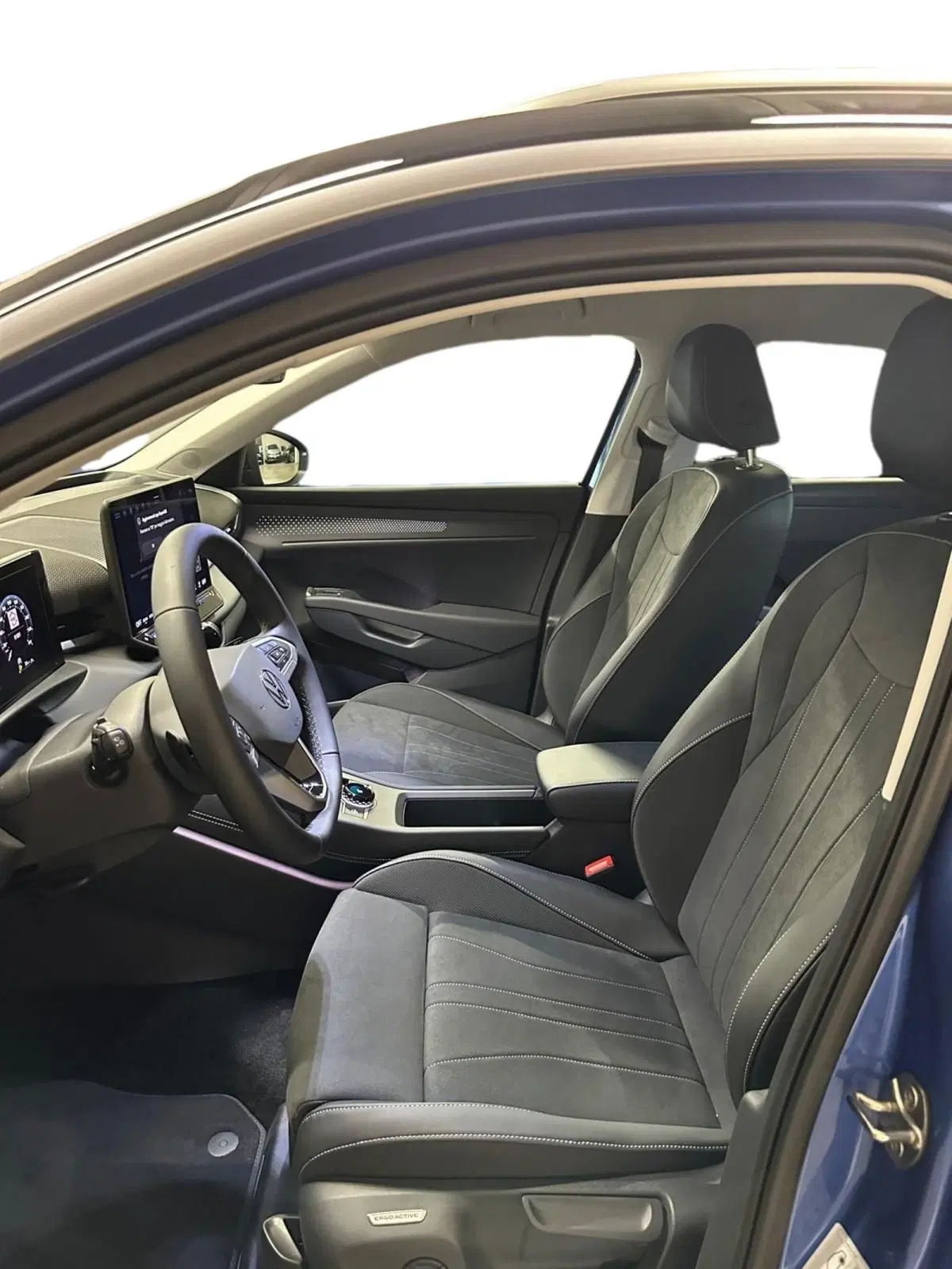 Volkswagen T-Roc nuova a Lecco (9)