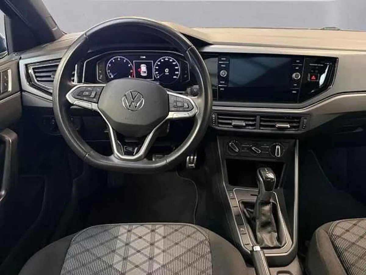Volkswagen Taigo usata a Milano (12)