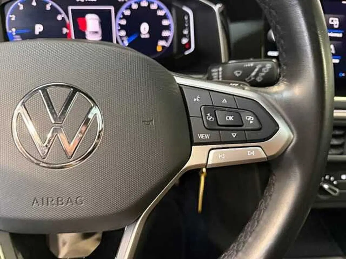Volkswagen Taigo usata a Milano (17)