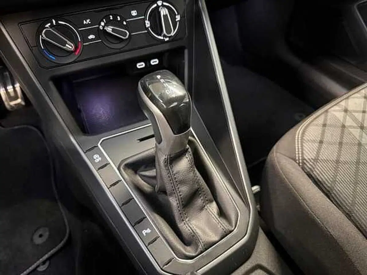 Volkswagen Taigo usata a Milano (18)