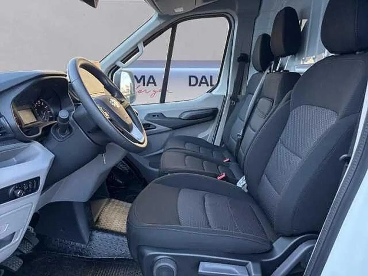 Maxus Deliver Furgone nuova a Milano (10)