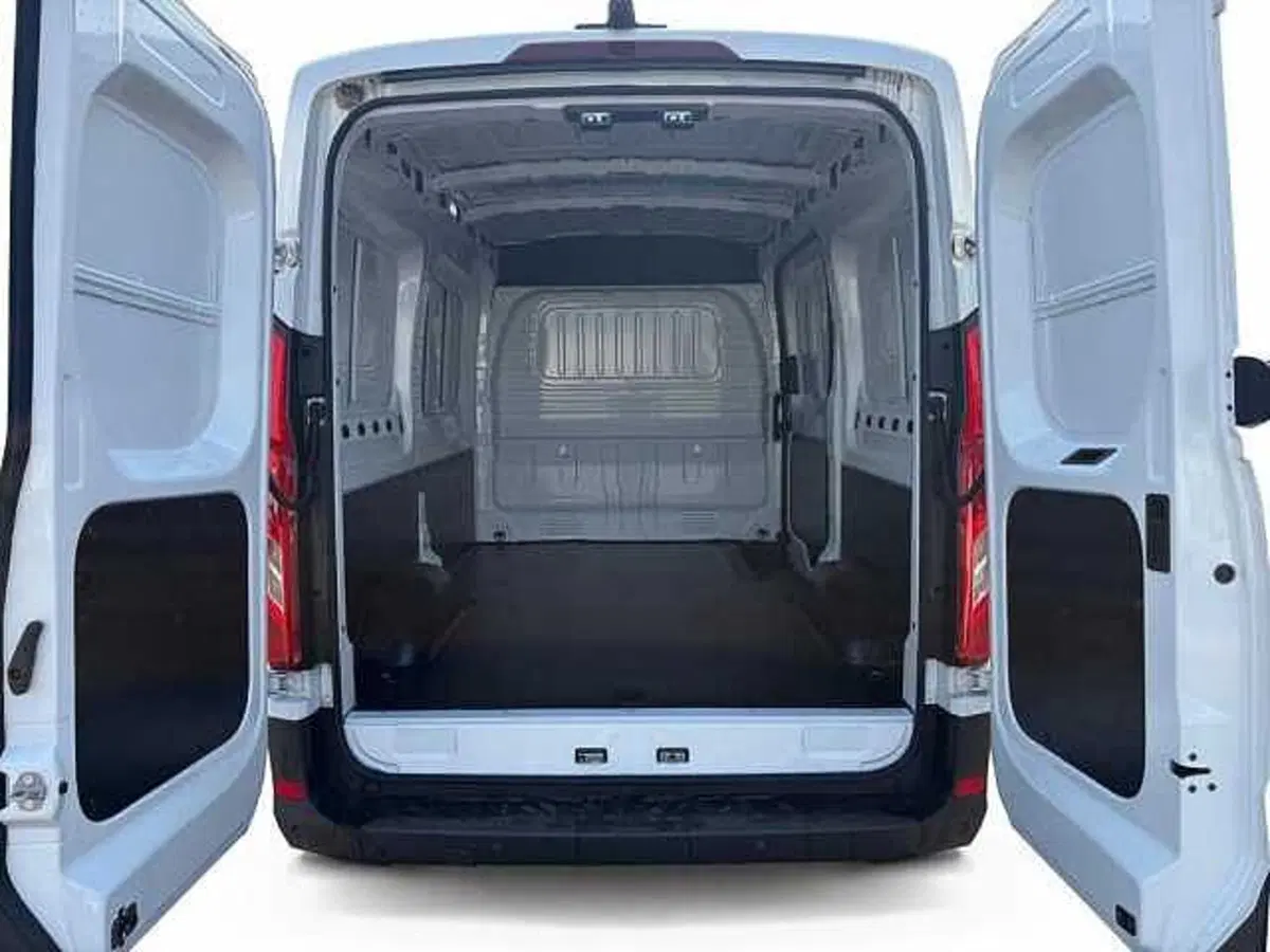 Maxus e Furgone nuova a Milano (15)