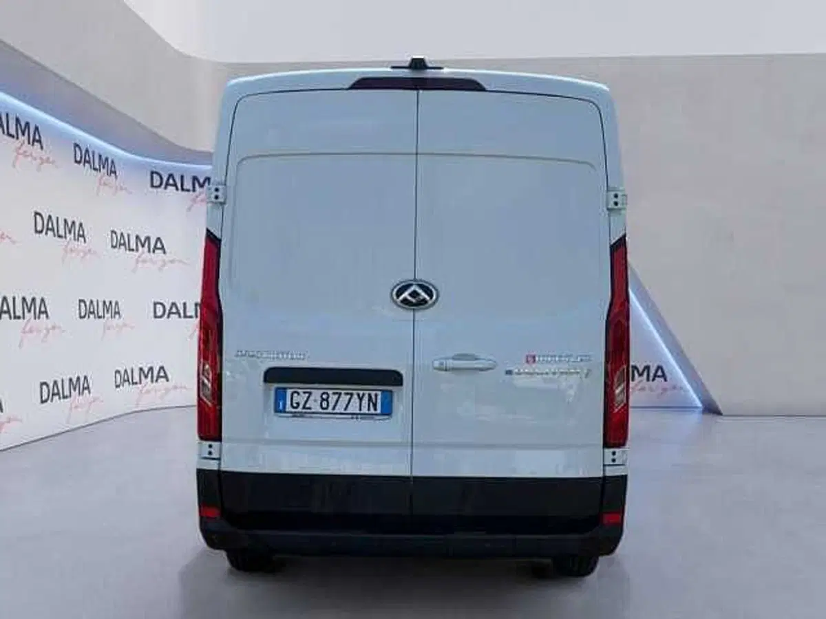 Maxus e Furgone nuova a Milano (4)