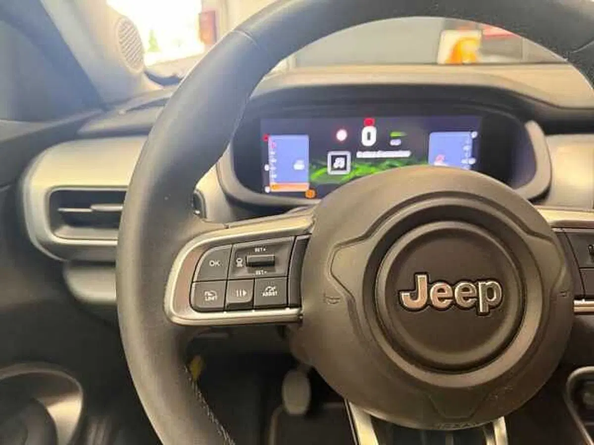 Jeep Avenger usata a Milano (16)