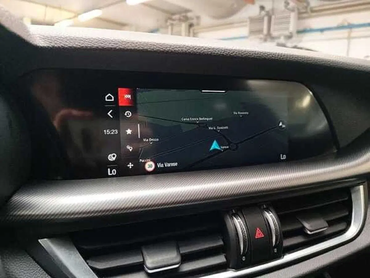 Alfa Romeo Stelvio usata a Milano (20)